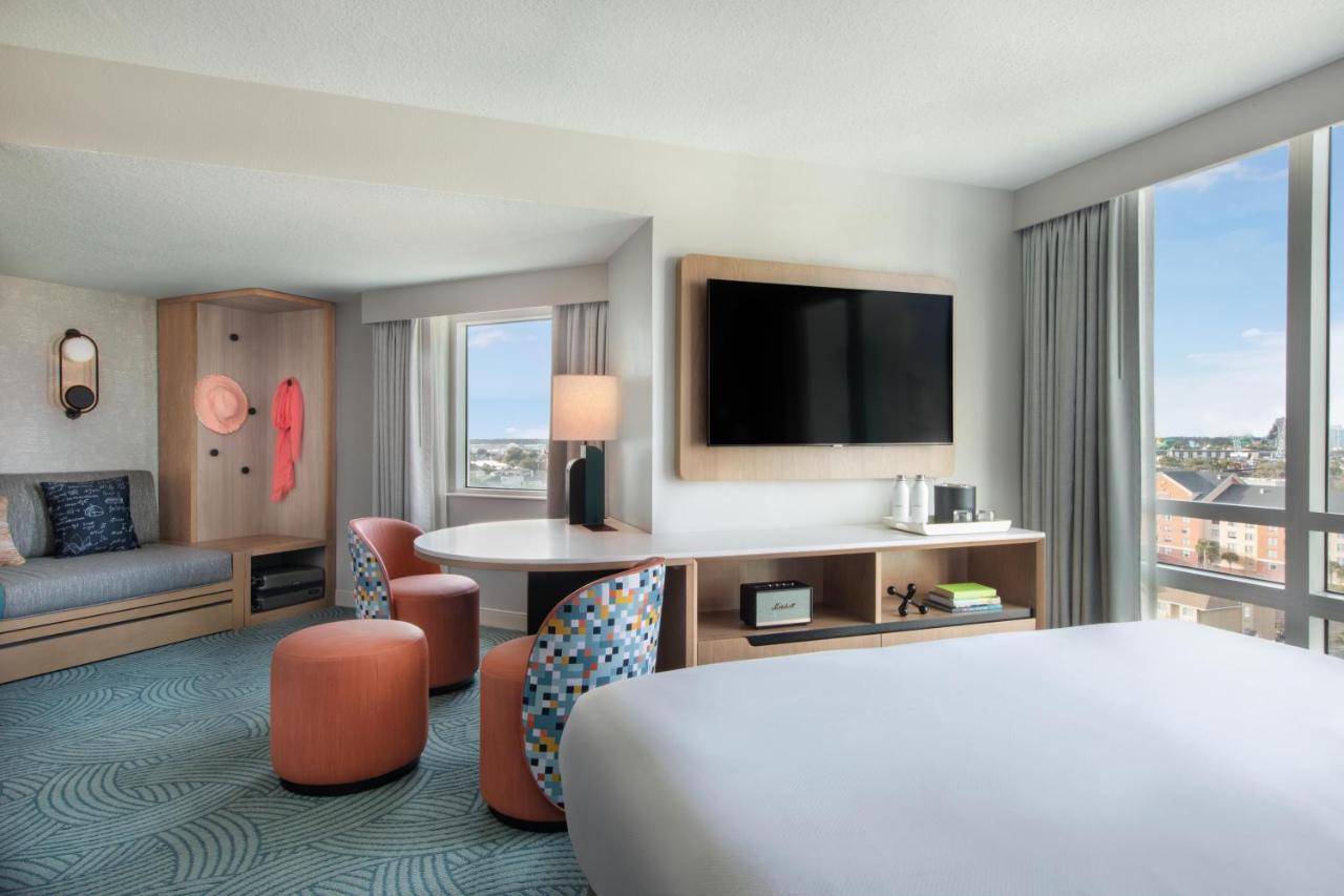 Junior Queen Suite with Sofa Bed,1498906312:JPEG