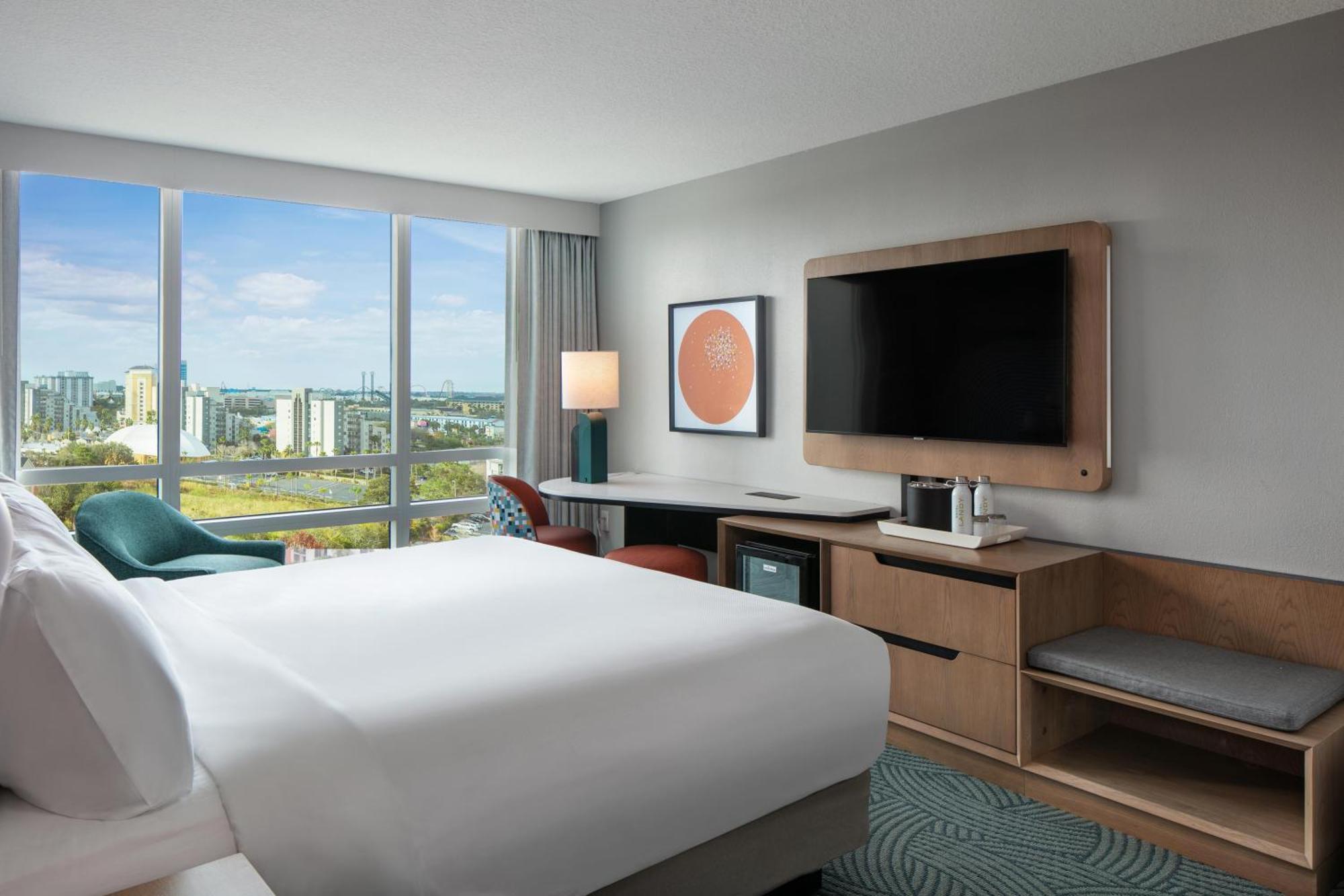 Deluxe King Room with Skyline View,1498906270:JPEG