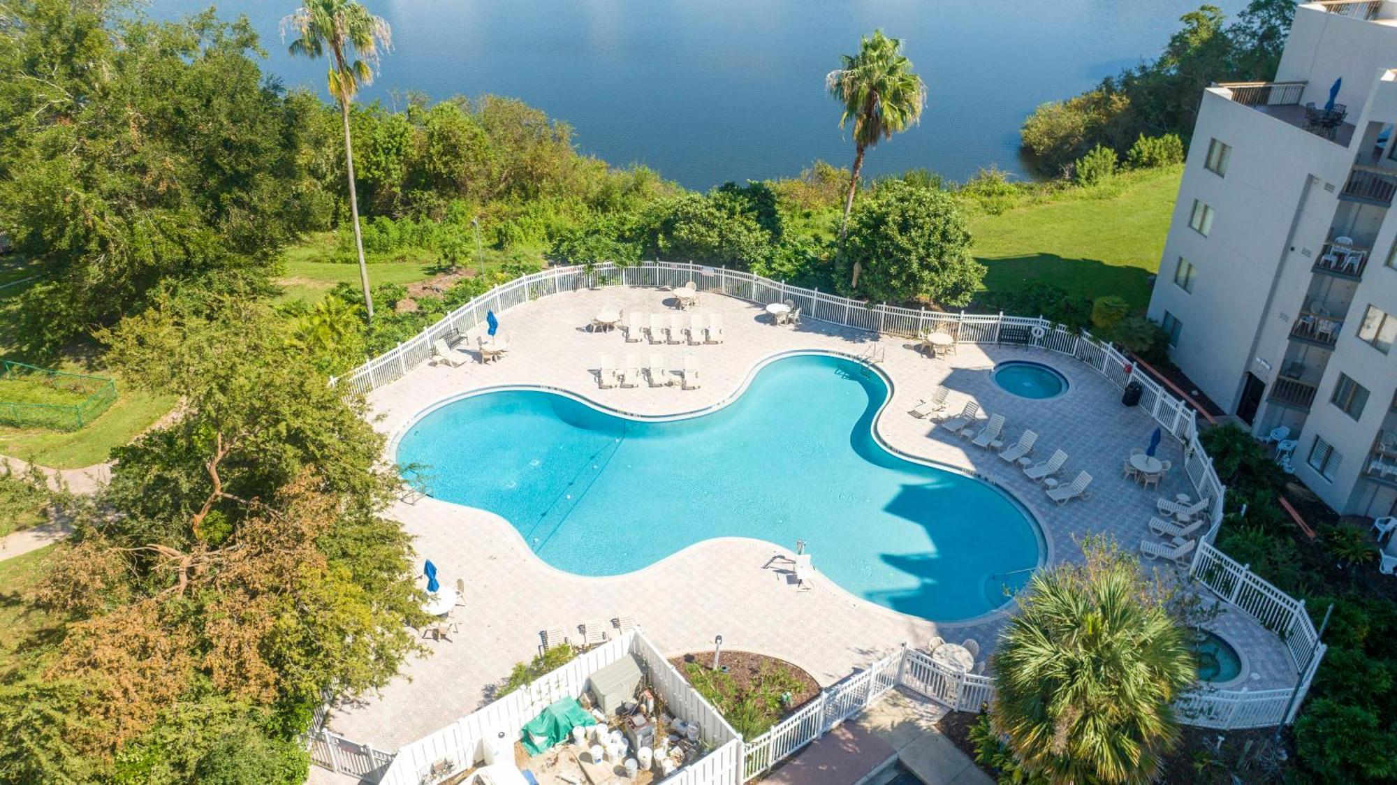 Two-Bedroom Apartment Lake View