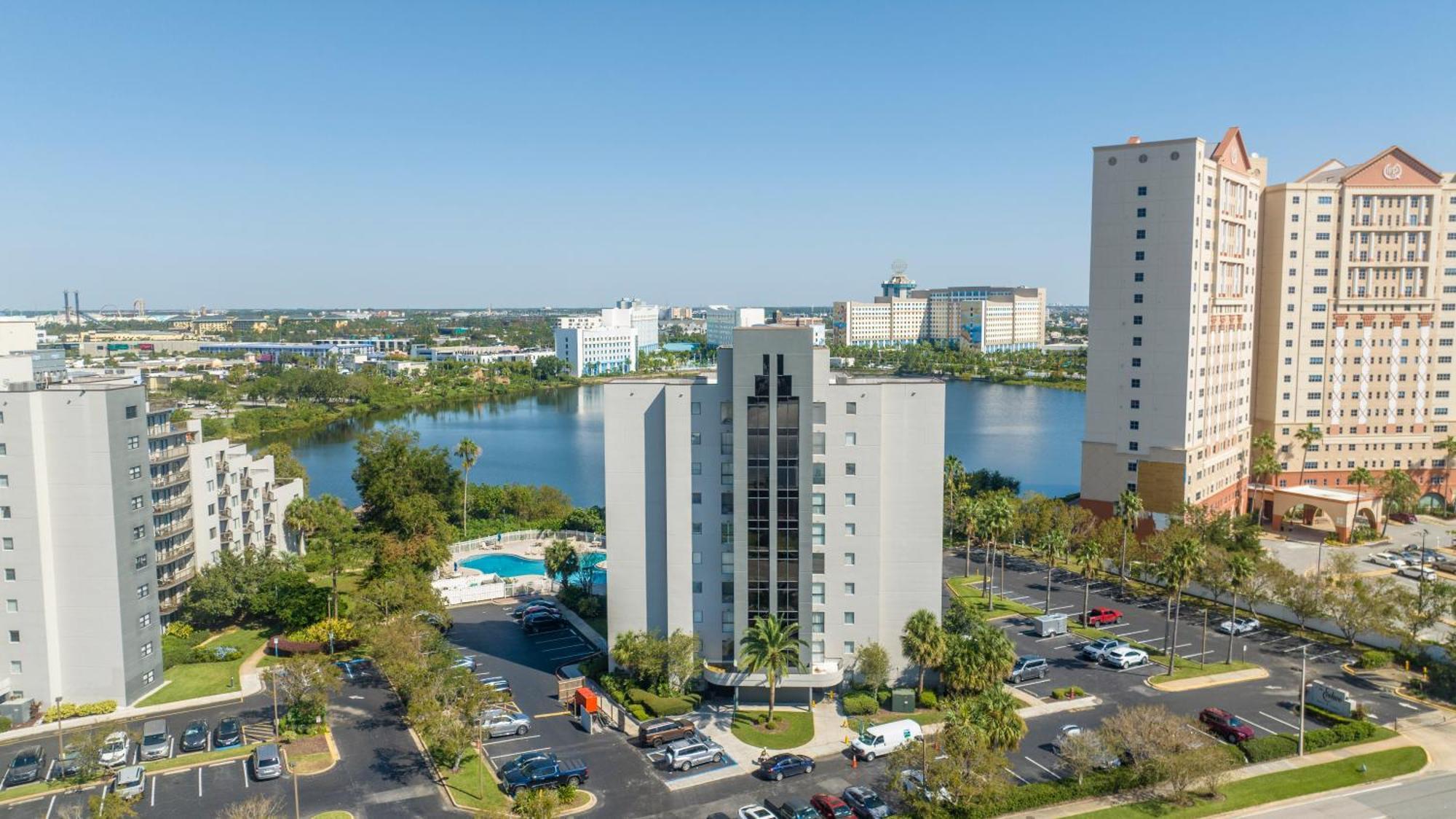 Two-Bedroom Apartment Lake View