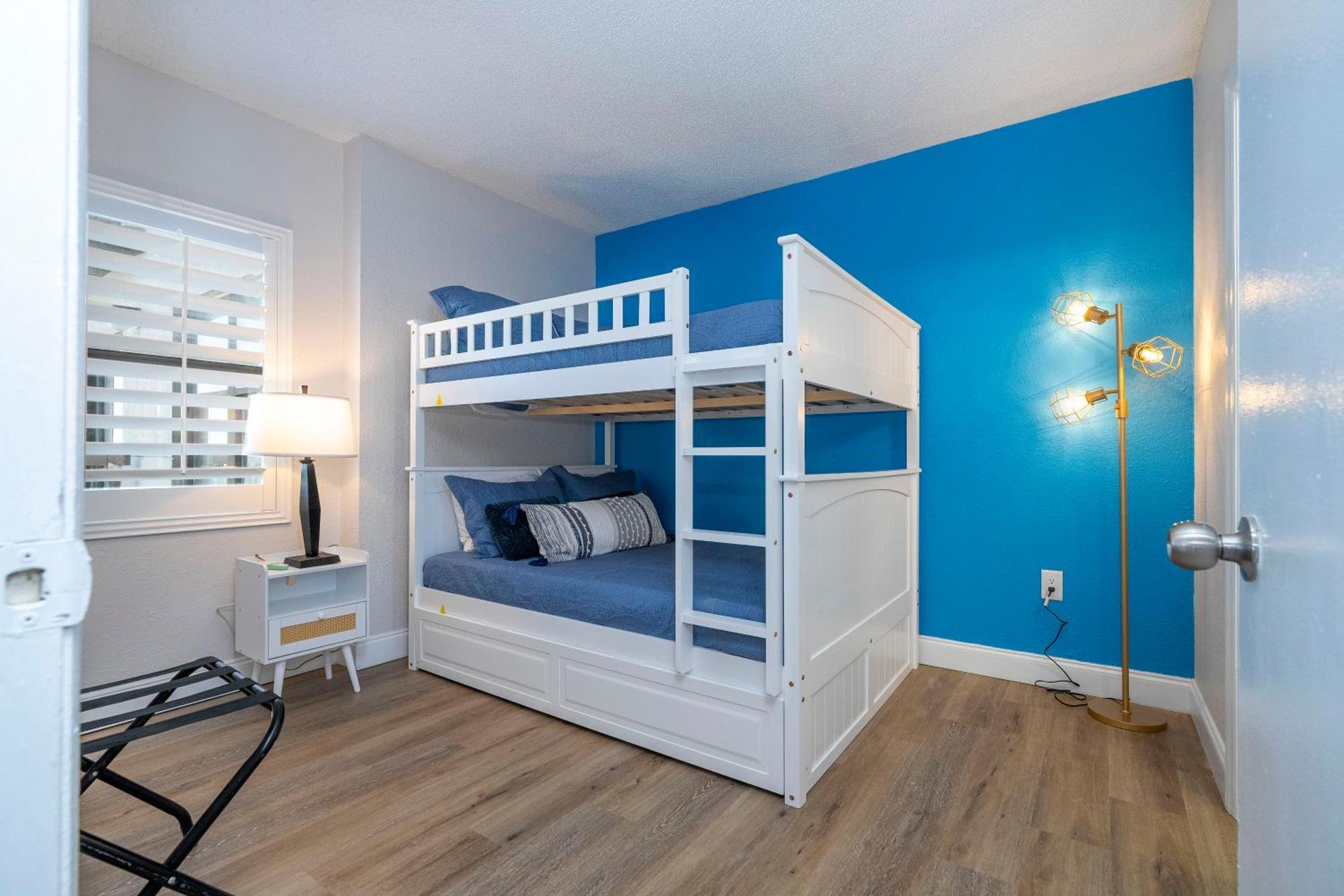Two-Bedroom Apartment Lake View