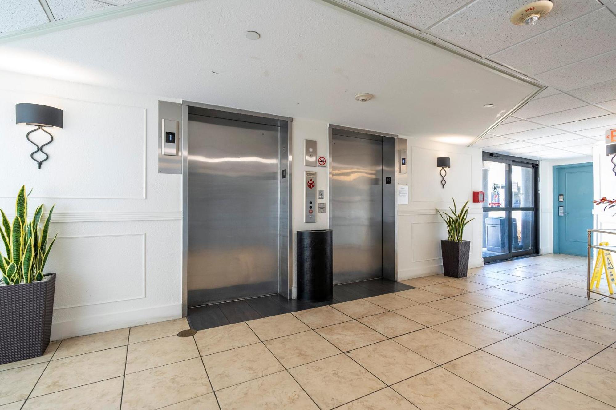Two-Bedroom Apartment Lake View
