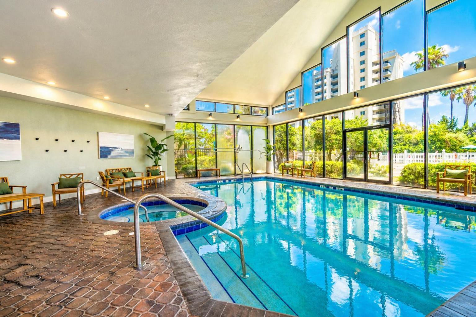 Two-Bedroom Apartment Lake View
