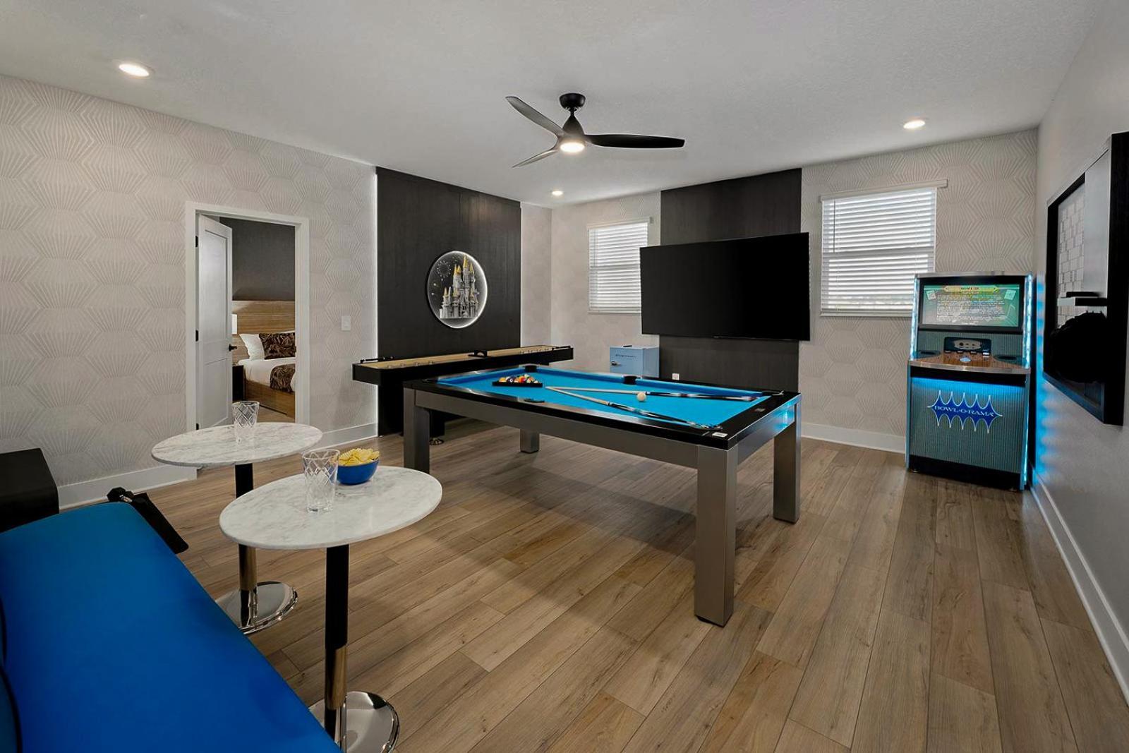 6 Bedroom Estate Private Pool Kitchen Theater & Arcade