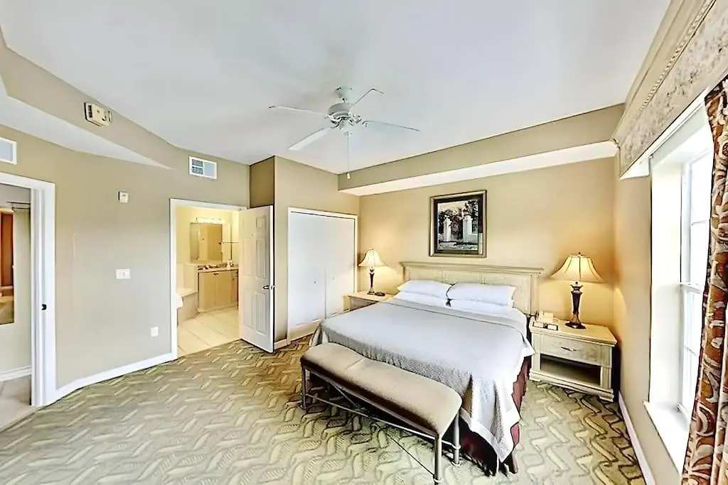 Entire Rental 3-Br Minutes From Disney X8 Hot Tub Apartment 2204-1