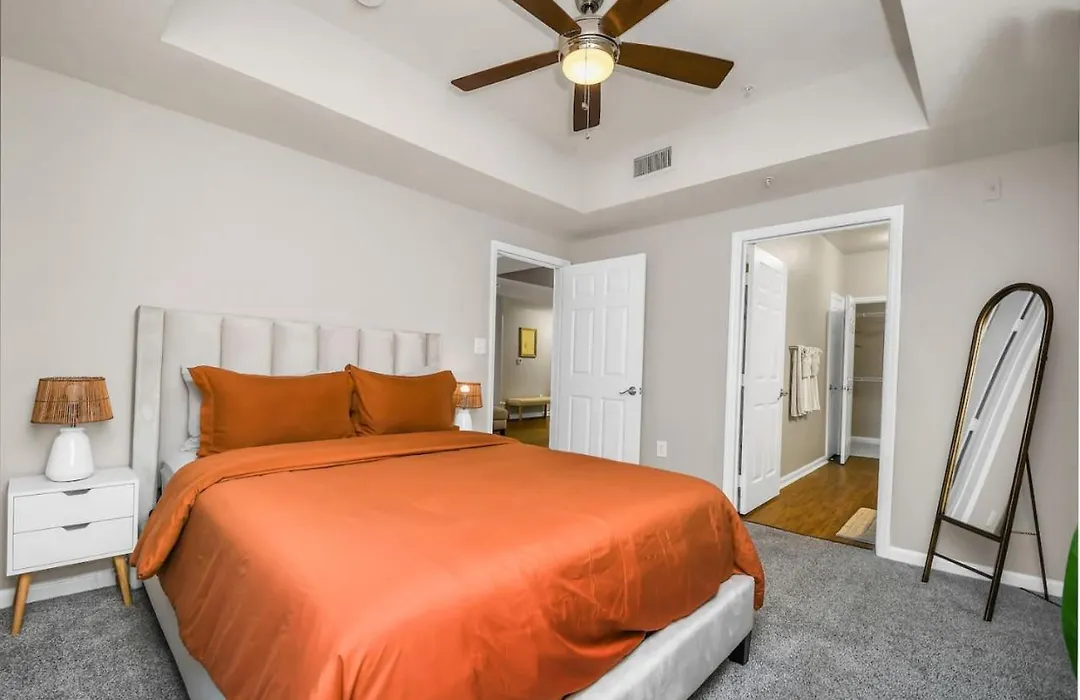 Cozy Retreat Getaway Family-Sized By Lake Eola-1