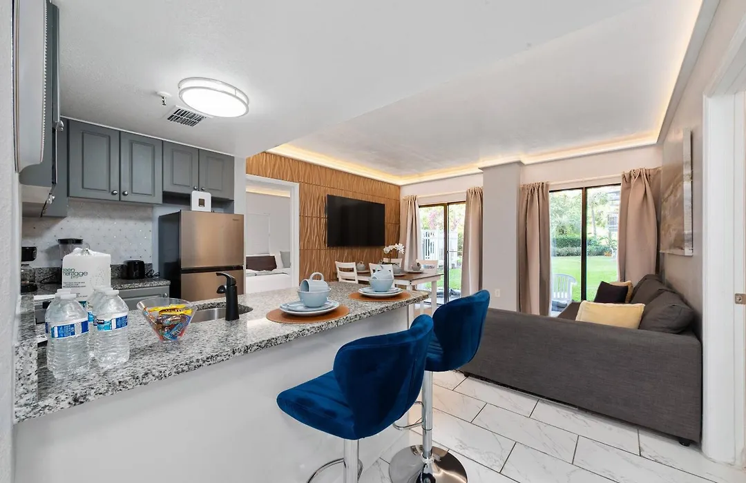Ground 2 Suites Apartment Near Intern Drive-1