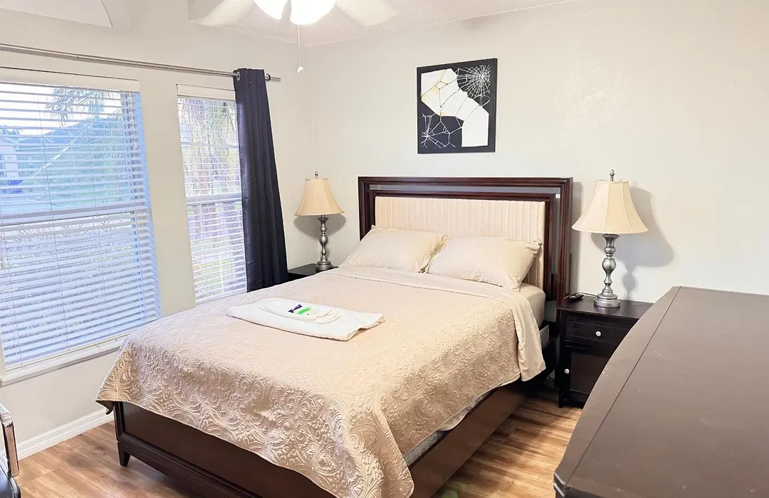 Near Disney Cozy Quiet Place, 2 Rooms With Queen Bed Up To 4 People-1