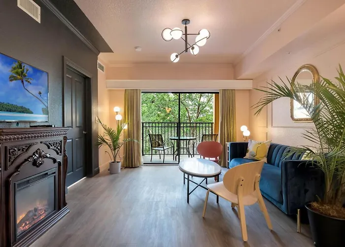 Designer 3Br/2Ba Corner Suite - Disney & Universal Orlando