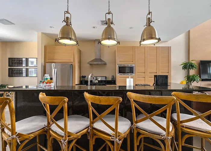 4 Bedroom Home W/ Resort Amenities + 3 Mi To Disney Orlando