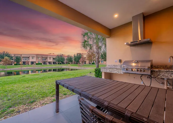 4 Bedroom Home W/ Resort Amenities + 3 Mi To Disney Orlando