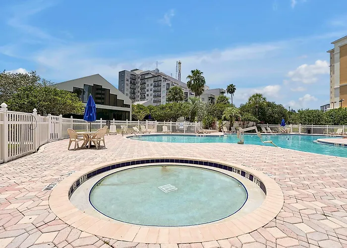 Cozy Condo On International Dr. Near Universal Studios Orlando