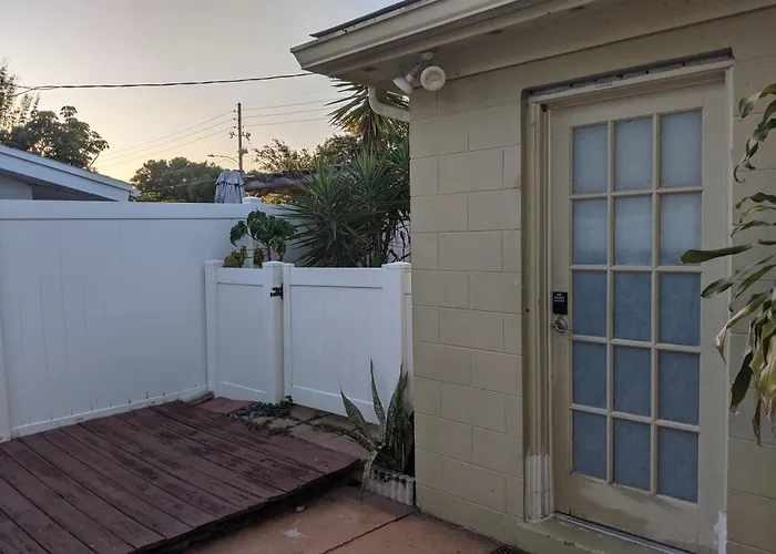 Private Access Suite In Family Home Orlando