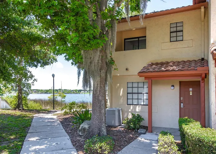 Charming Lakeview Retreat I Orlando