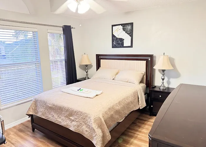 Near Disney Cozy Quiet Place, 2 Rooms With Queen Bed Up To 4 People Orlando