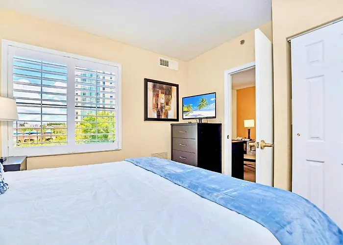 Near Disney King Bed Condo Unit - Pool & Hot Tub Orlando