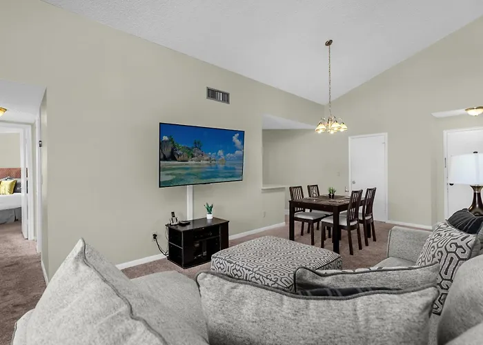Condo With Pool Access Near Golf Course, Airport Orlando